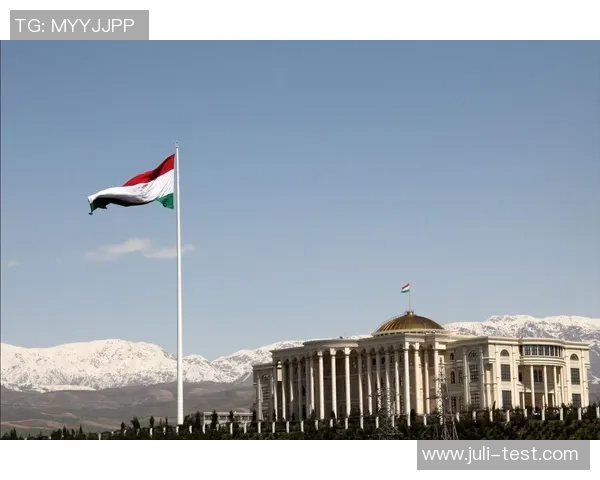 卡塔尔与塔吉克斯坦激战正酣谁能在友谊赛中笑到最后