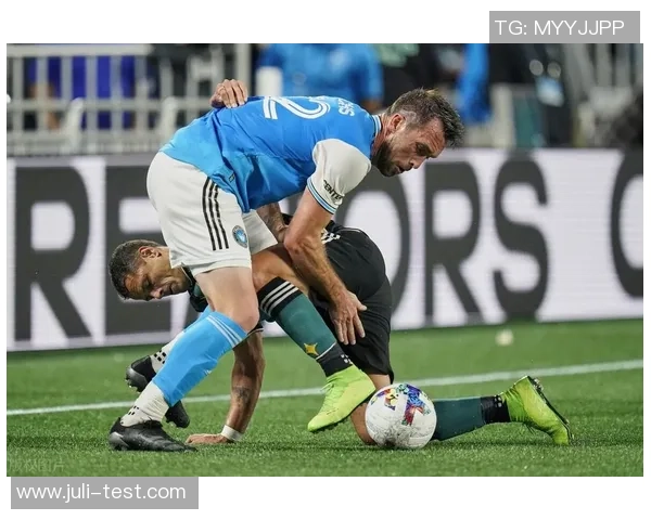 秘鲁与丹麦激战成平局比分揭晓精彩赛事回顾